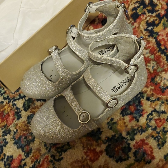 MK SILVER SHOES - Picture 2 of 3